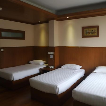 Hotel Sidney Yangon Dış mekan fotoğraf