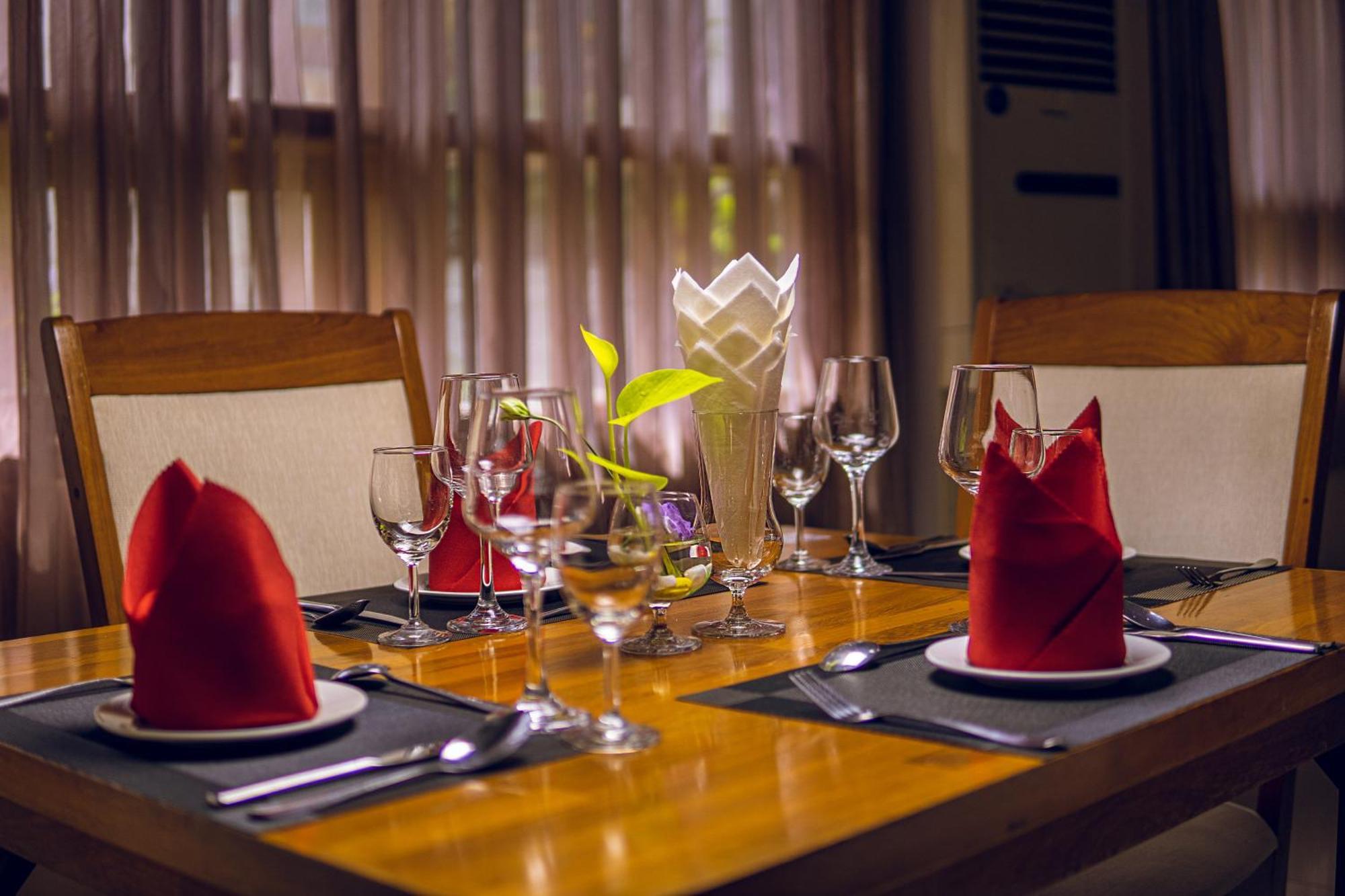 Hotel Sidney Yangon Dış mekan fotoğraf