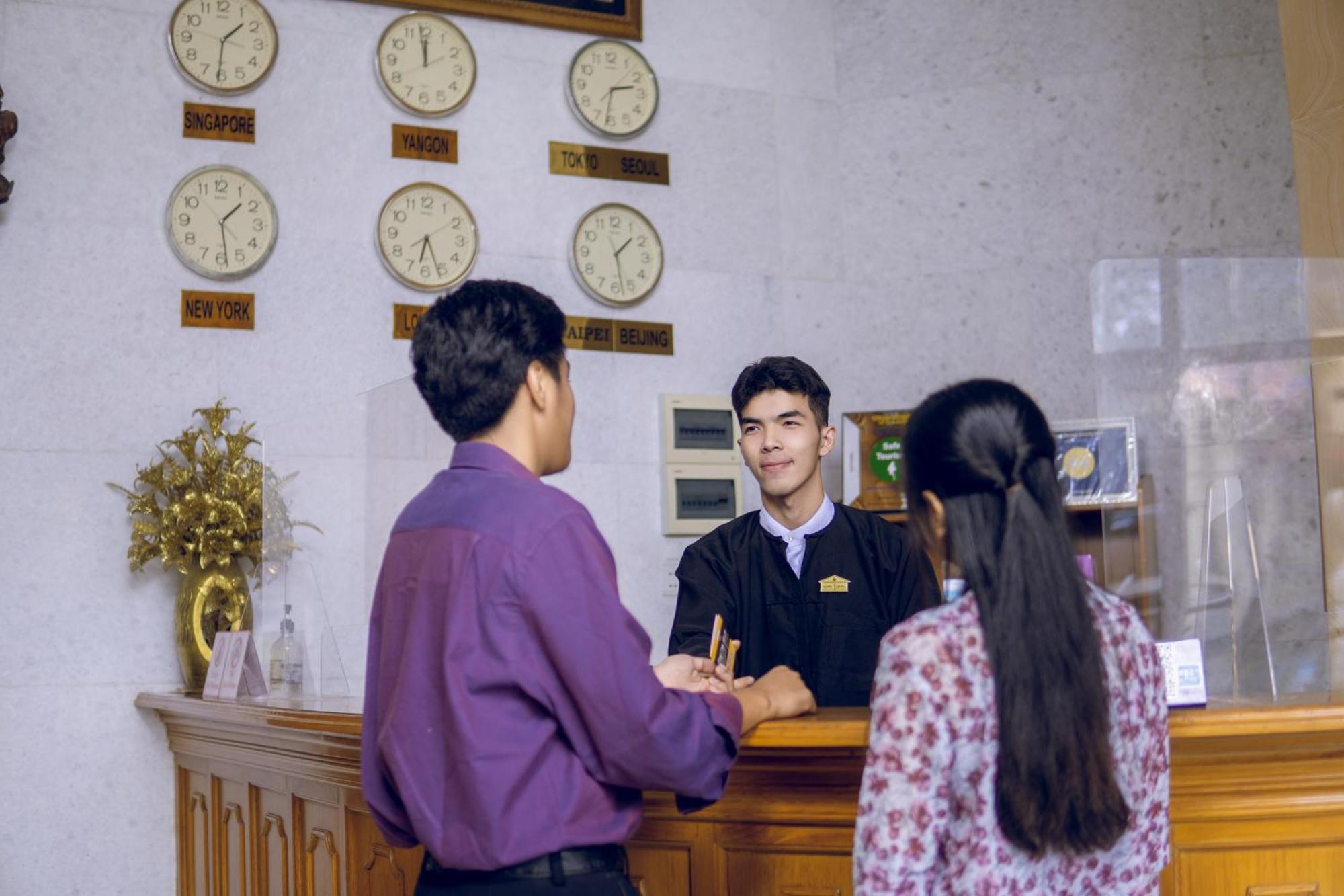 Hotel Sidney Yangon Dış mekan fotoğraf