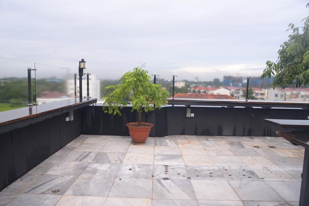 Hotel Sidney Yangon Dış mekan fotoğraf