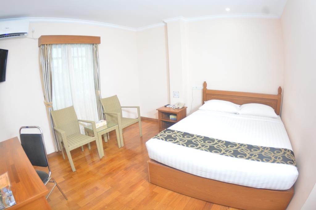 Hotel Sidney Yangon Dış mekan fotoğraf
